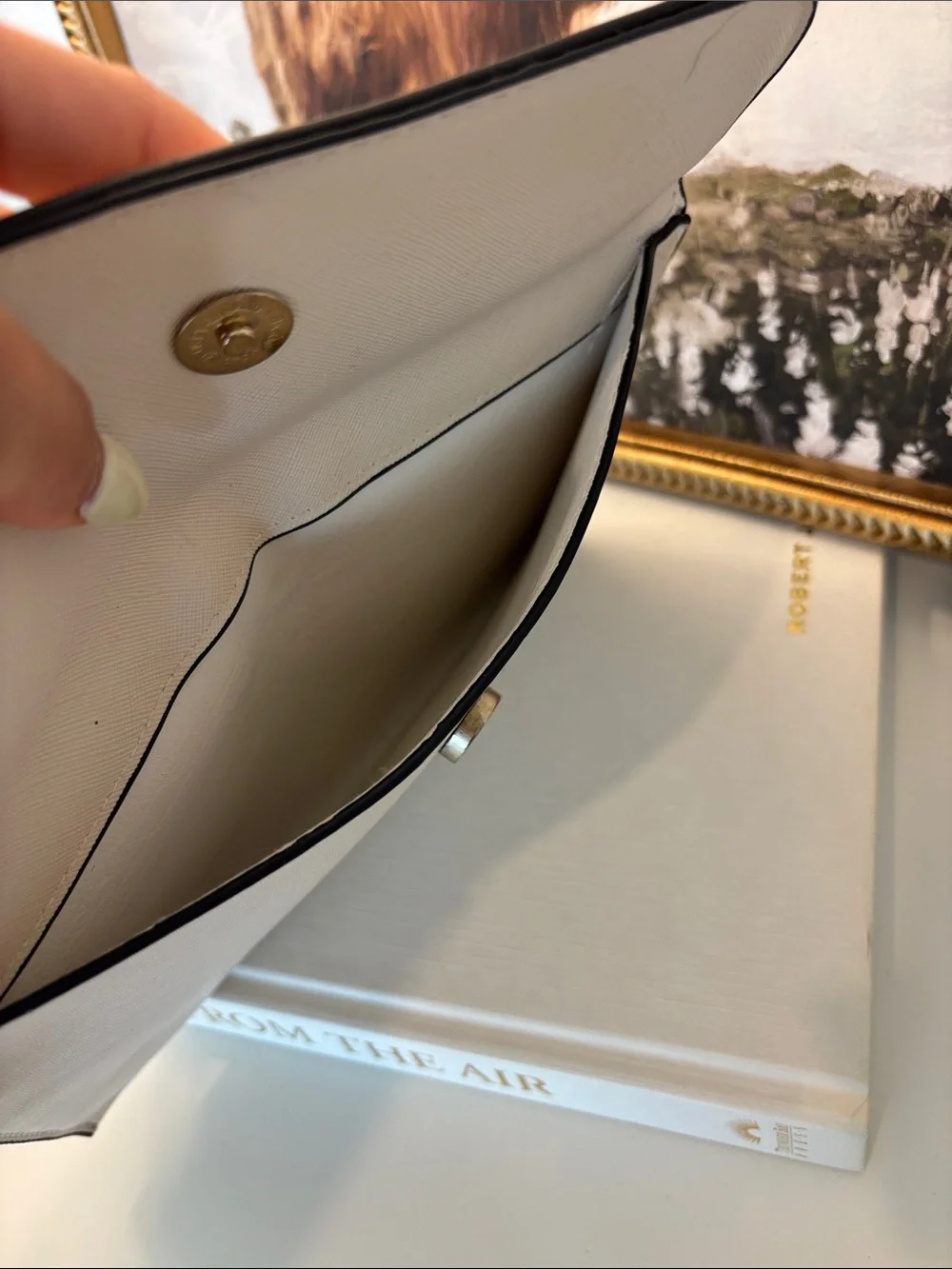 👝Elegant Cream Wristlet Clutch with Gold Accents - Picture 5 of 5